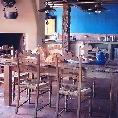 Casa Rota *